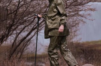Lifelong Raincoat For Women – Lightweight Waterproof Raincoat With Adjustable Hood, Carry Pouch, And Set Of Top & Bottom – Lightweight Polyester Raincoat For Women (Size-Xl, Colour- Olive Green)